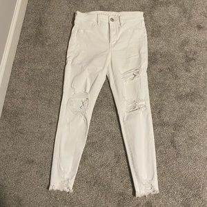 American Eagle high waisted skinny jeans | white jeans | size: 8 short
